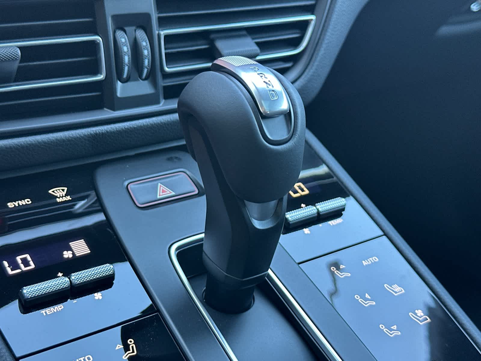 Thumbnail: 2026 Porsche Macan - 25