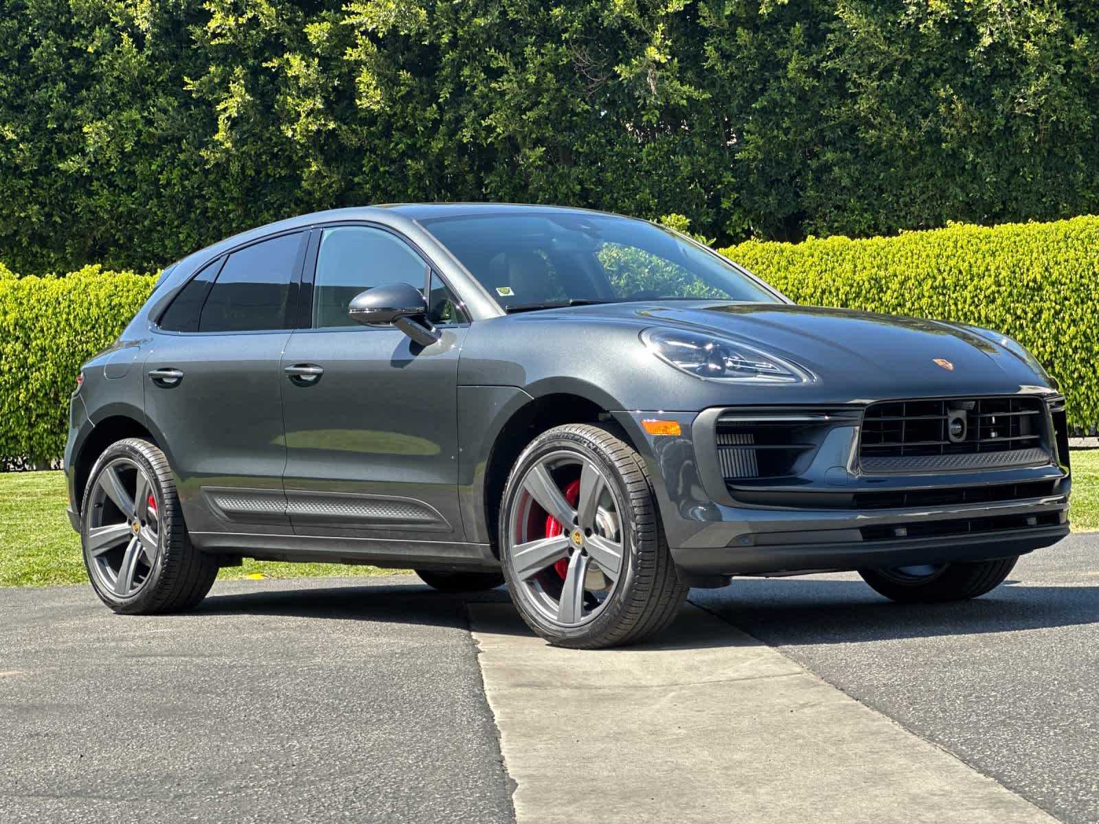 Thumbnail: 2026 Porsche Macan - 10