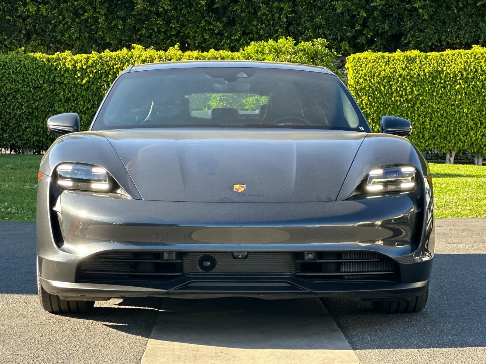 Thumbnail: 2022 Porsche Taycan - 11