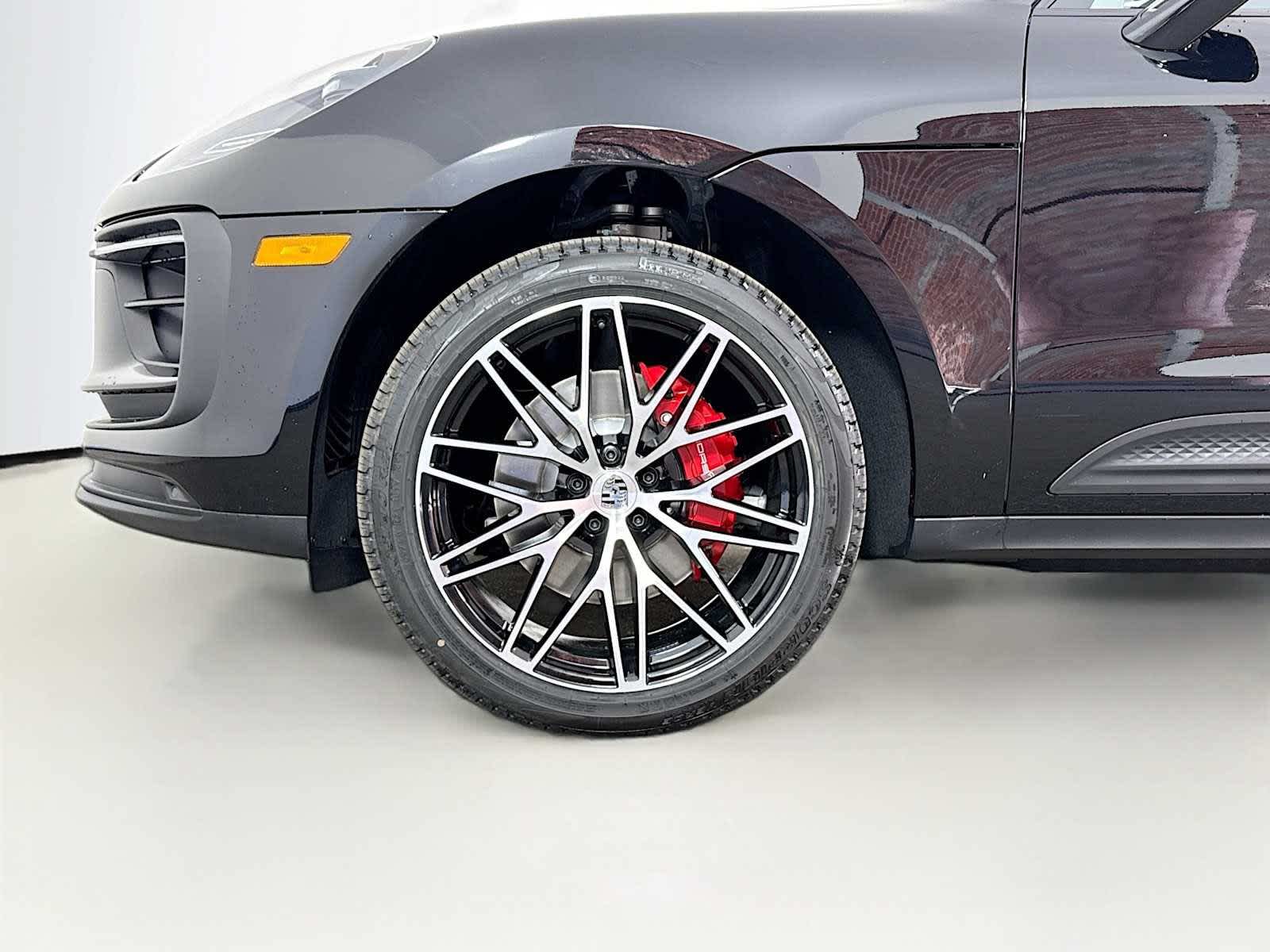 Thumbnail: 2026 Porsche Macan - 24