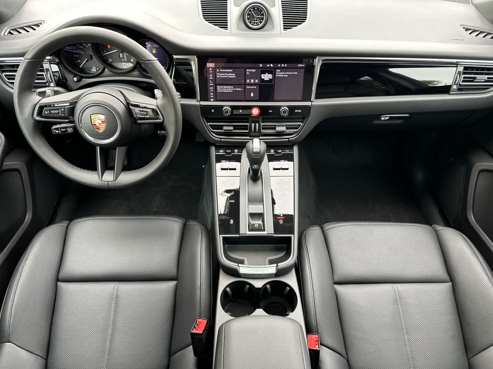 Thumbnail: 2026 Porsche Macan - 6