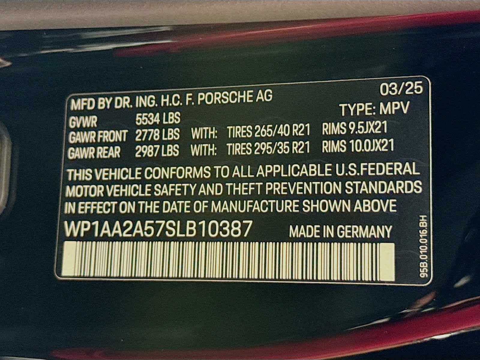 Thumbnail: 2025 Porsche Macan - 25