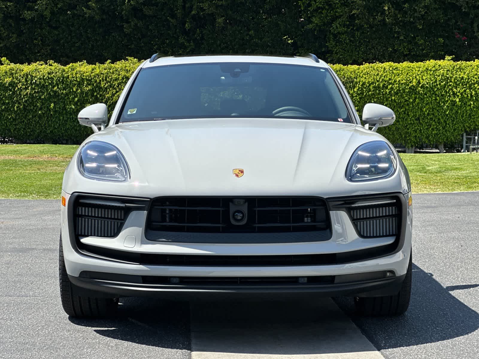 Thumbnail: 2026 Porsche Macan - 11