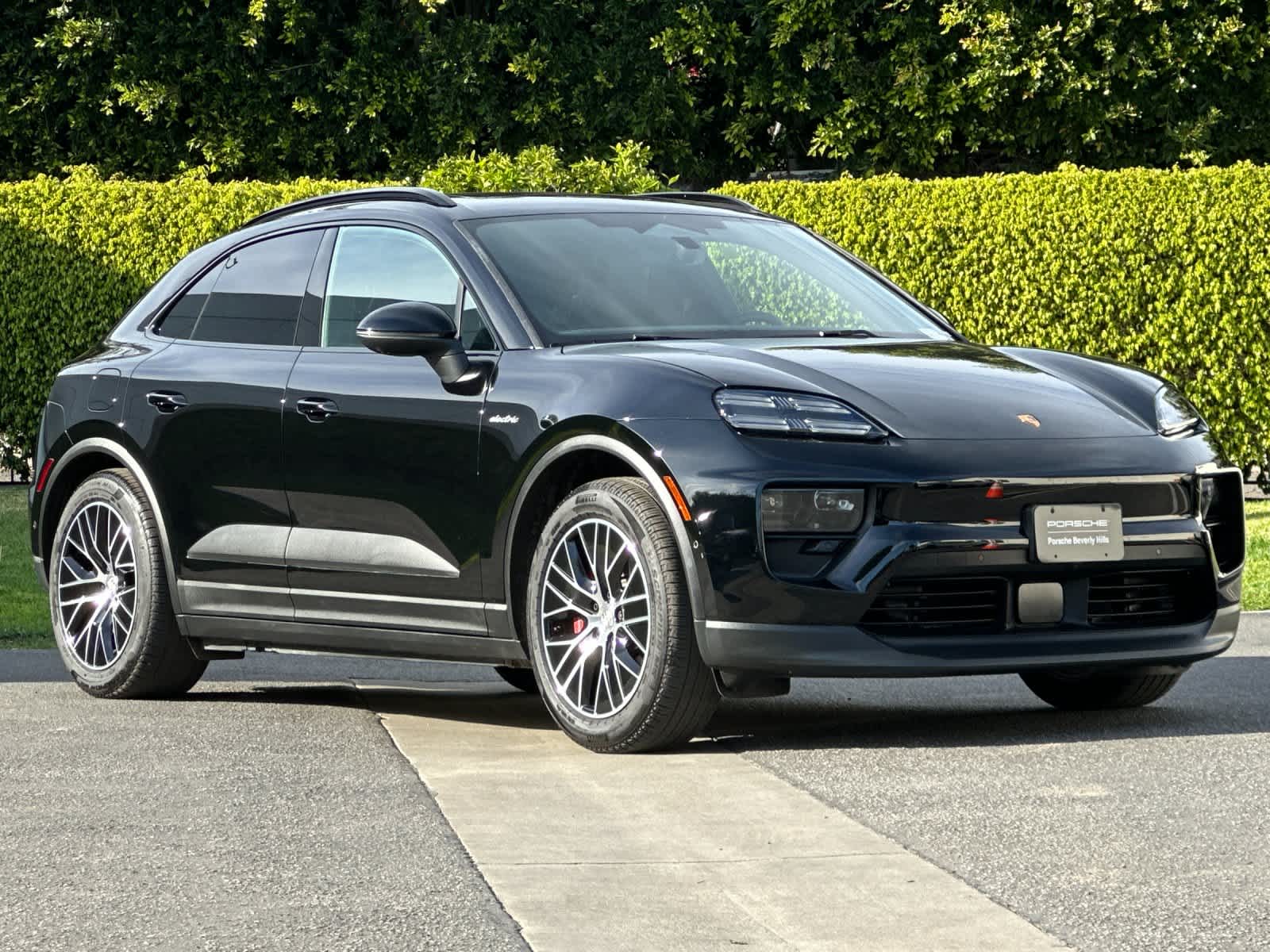 Thumbnail: 2025 Porsche Macan - 10