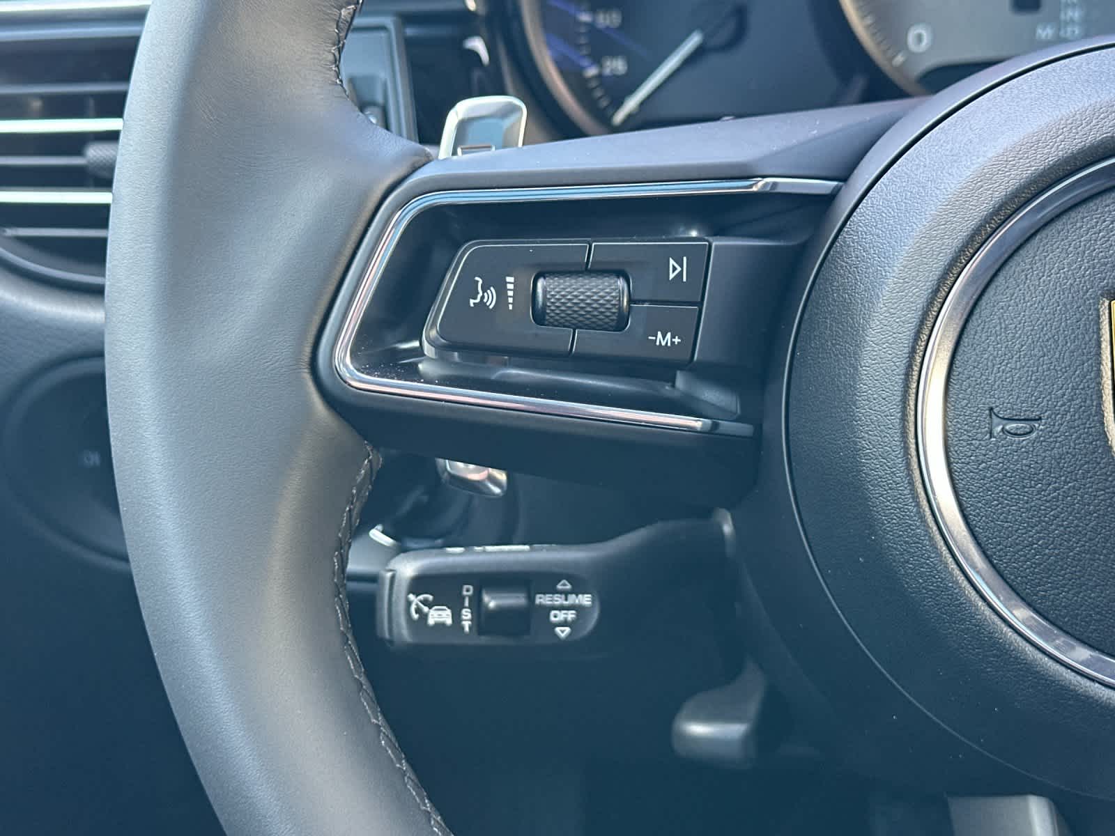 Thumbnail: 2026 Porsche Macan - 26