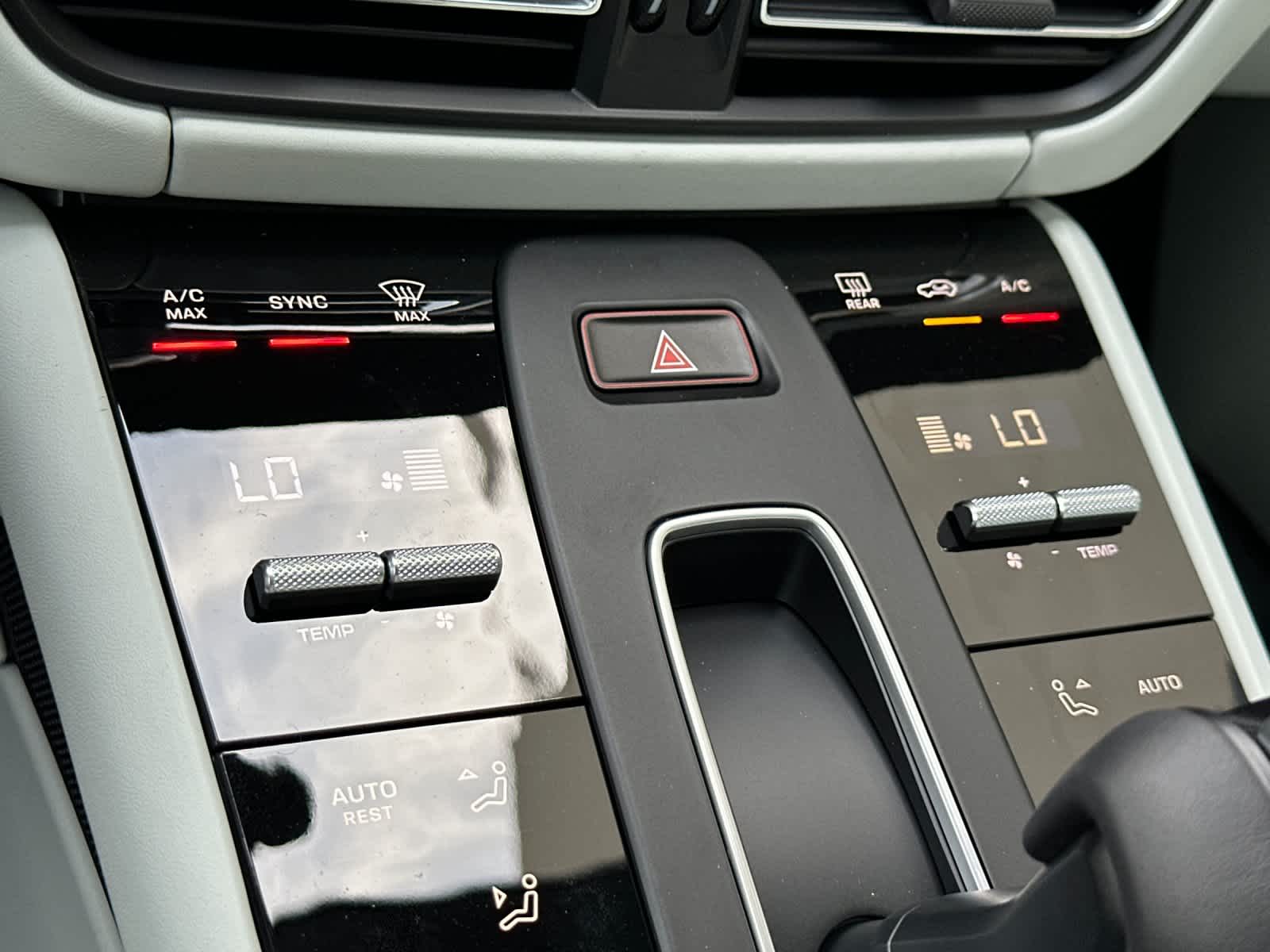 Thumbnail: 2026 Porsche Macan - 24