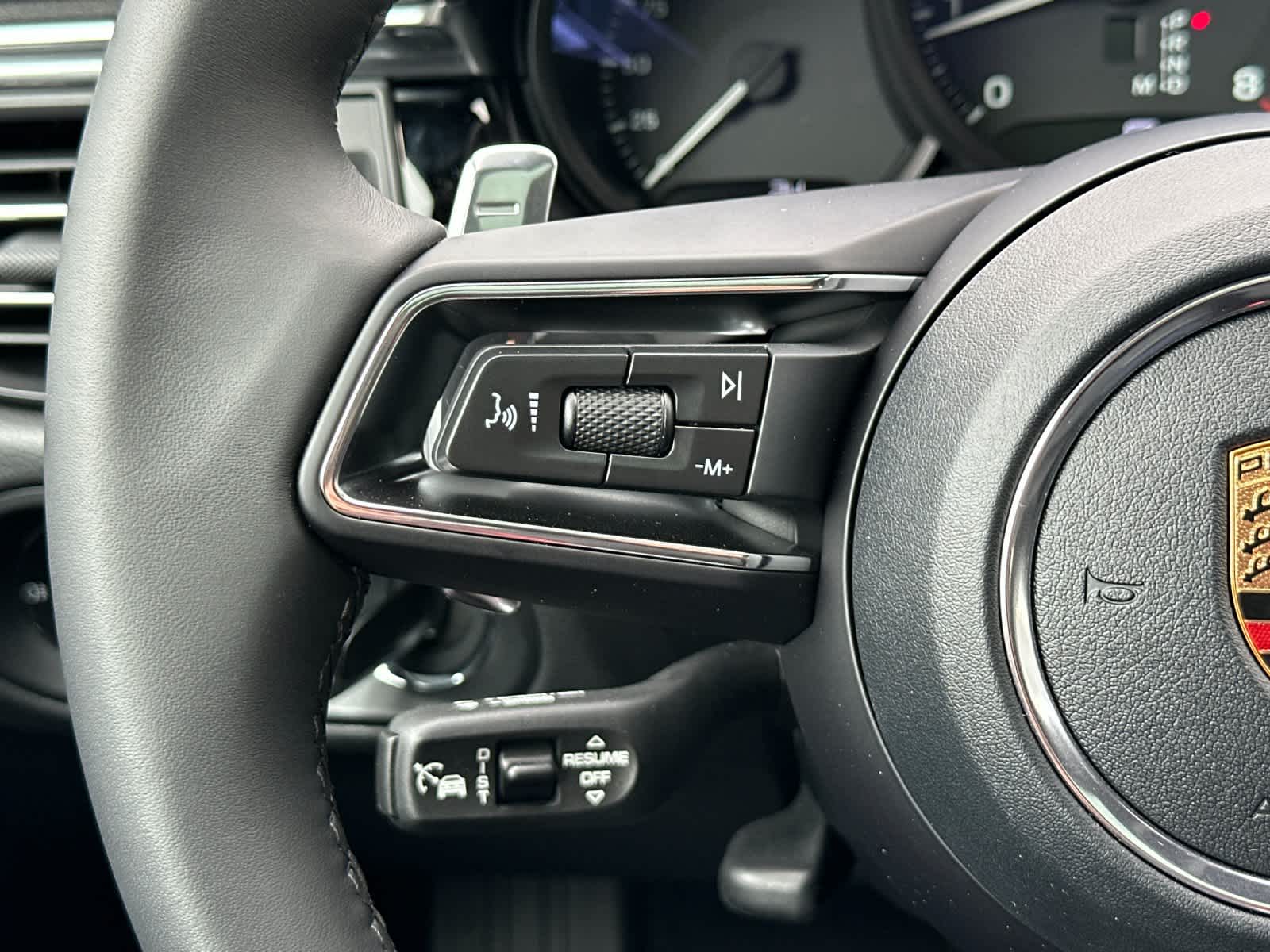 Thumbnail: 2026 Porsche Macan - 27