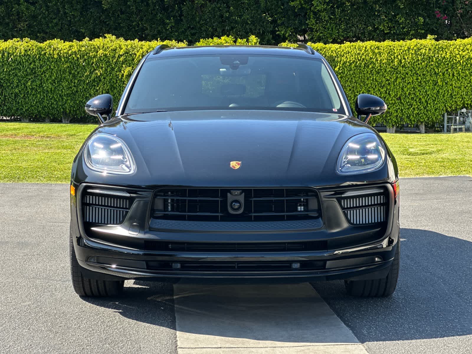 Thumbnail: 2026 Porsche Macan - 11