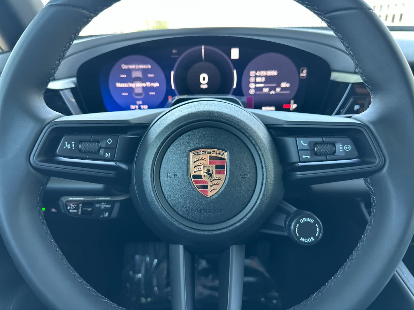 Thumbnail: 2026 Porsche Macan - 27