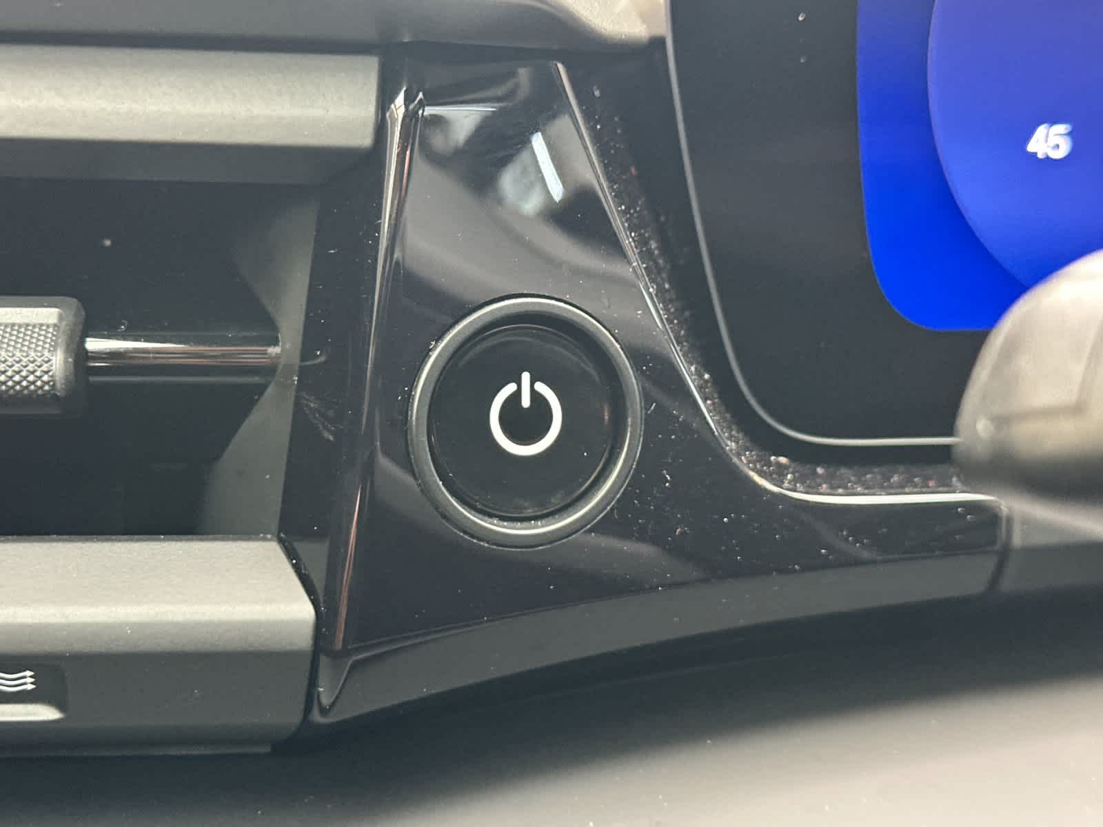 Thumbnail: 2026 Porsche Macan - 25