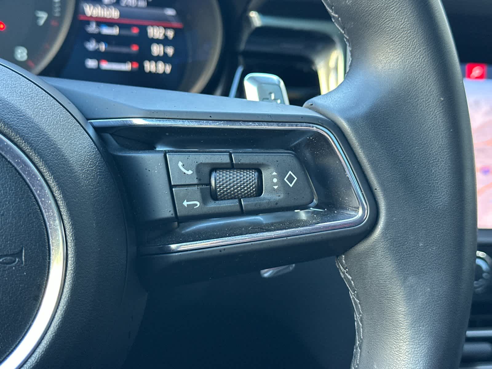 Thumbnail: 2025 Porsche Macan - 27