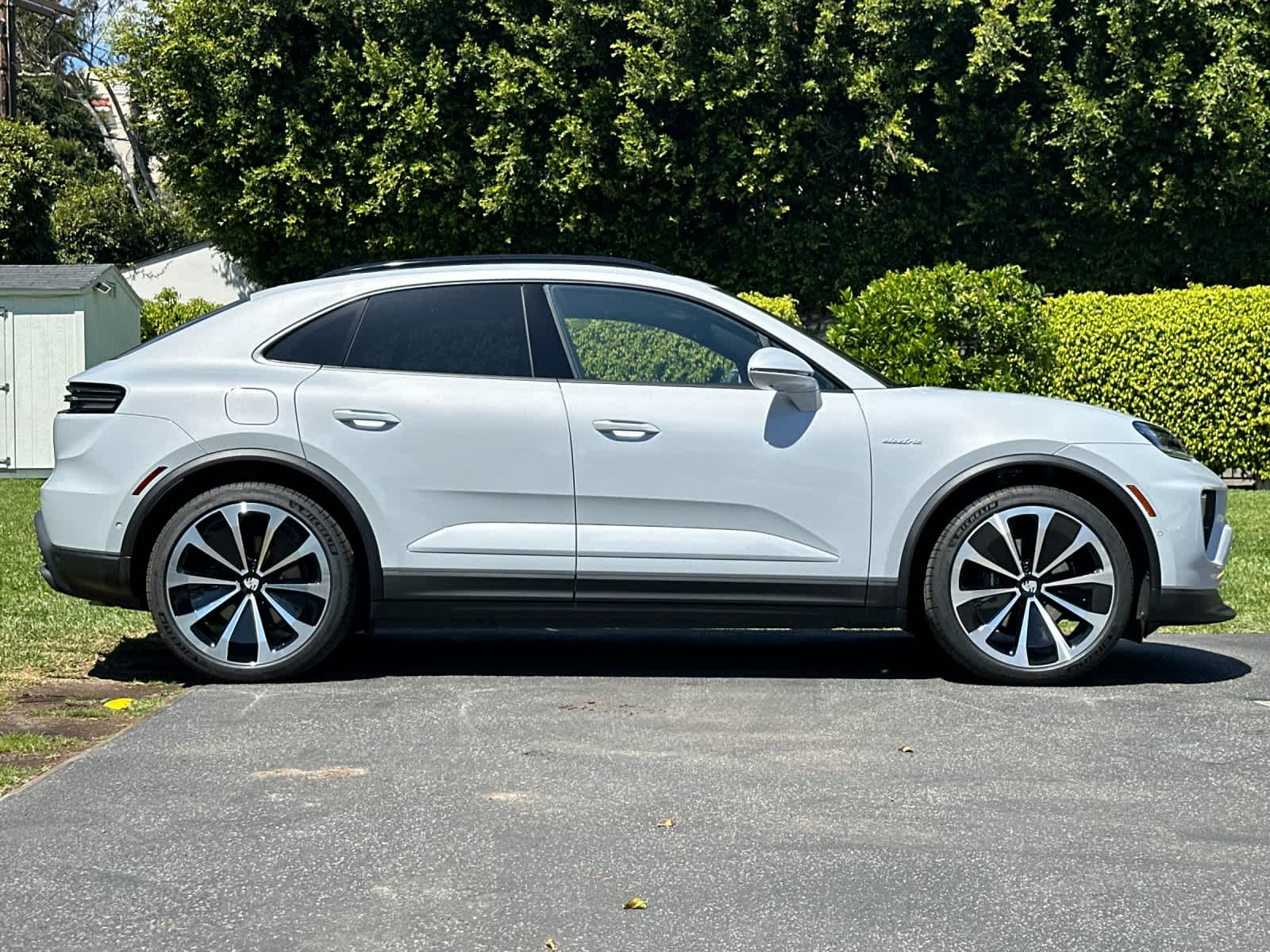 Thumbnail: 2026 Porsche Macan - 9