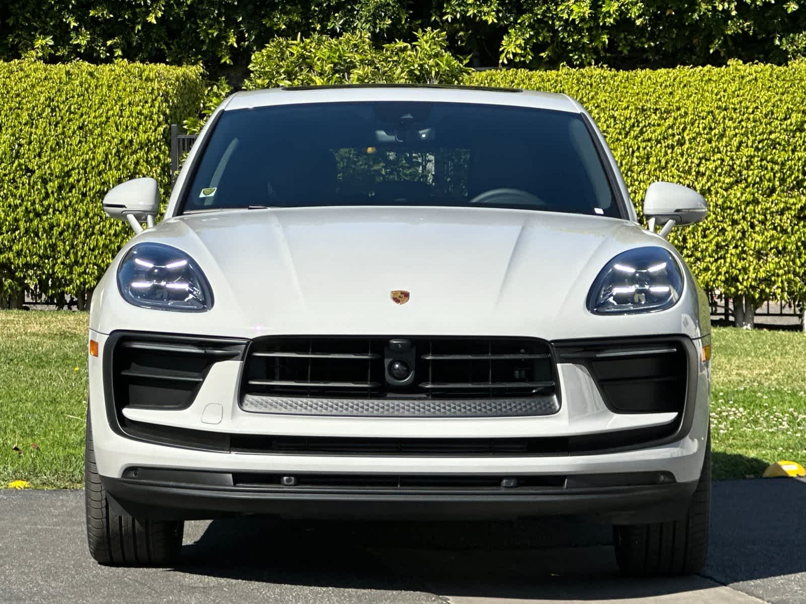 Thumbnail: 2026 Porsche Macan - 11