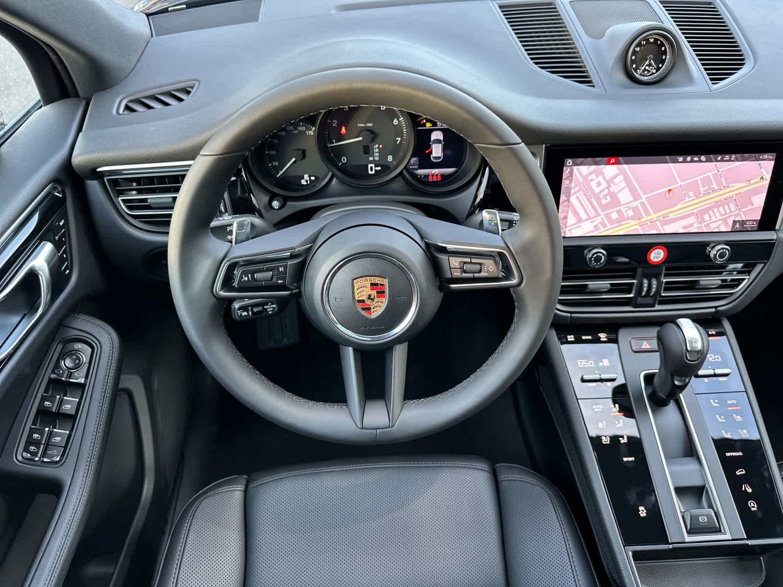 Thumbnail: 2026 Porsche Macan - 15