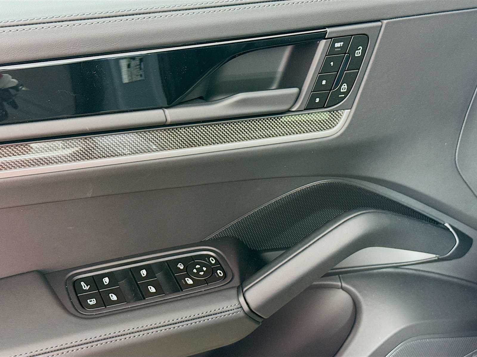 Thumbnail: 2025 Porsche Cayenne - 14