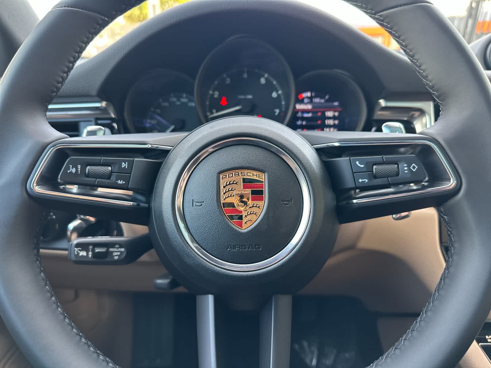 Thumbnail: 2026 Porsche Macan - 25