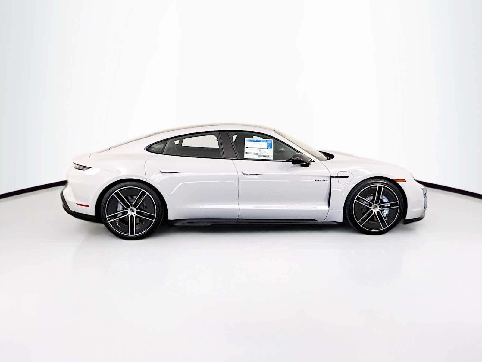 Thumbnail: 2025 Porsche Taycan - 8