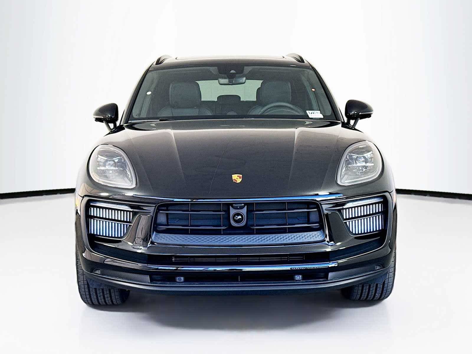 Thumbnail: 2026 Porsche Macan - 6