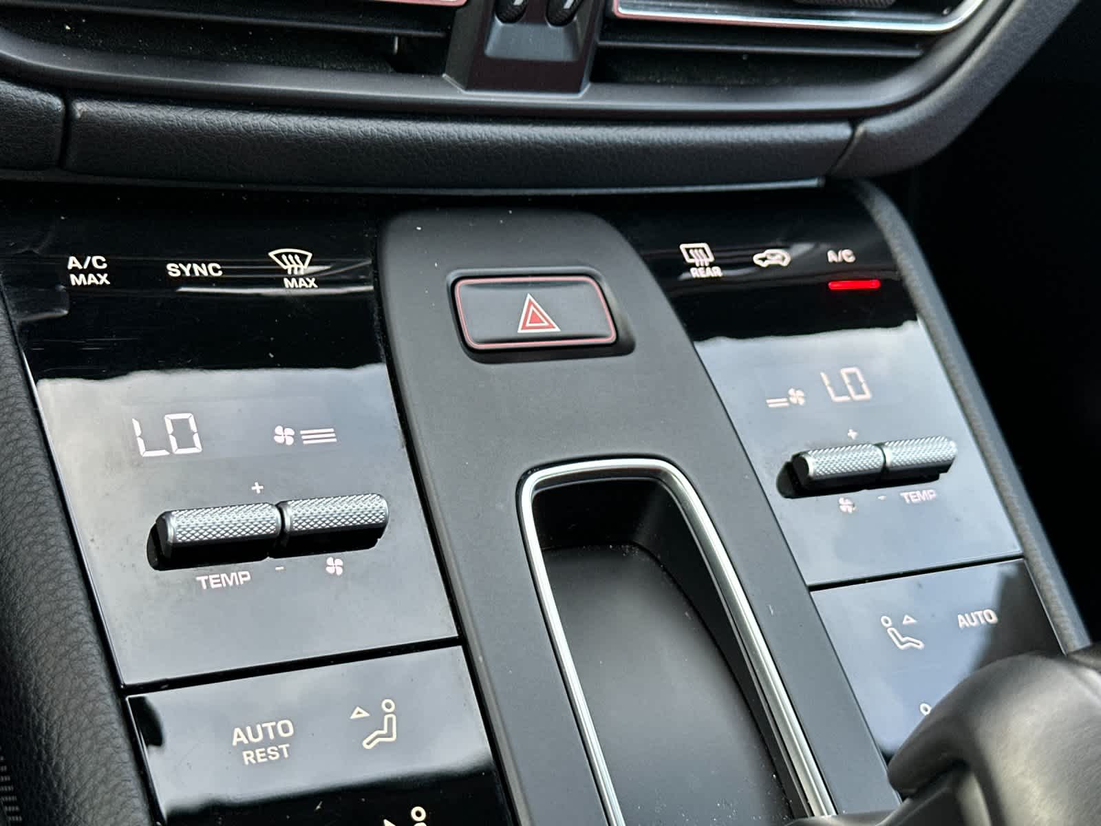 Thumbnail: 2025 Porsche Macan - 24