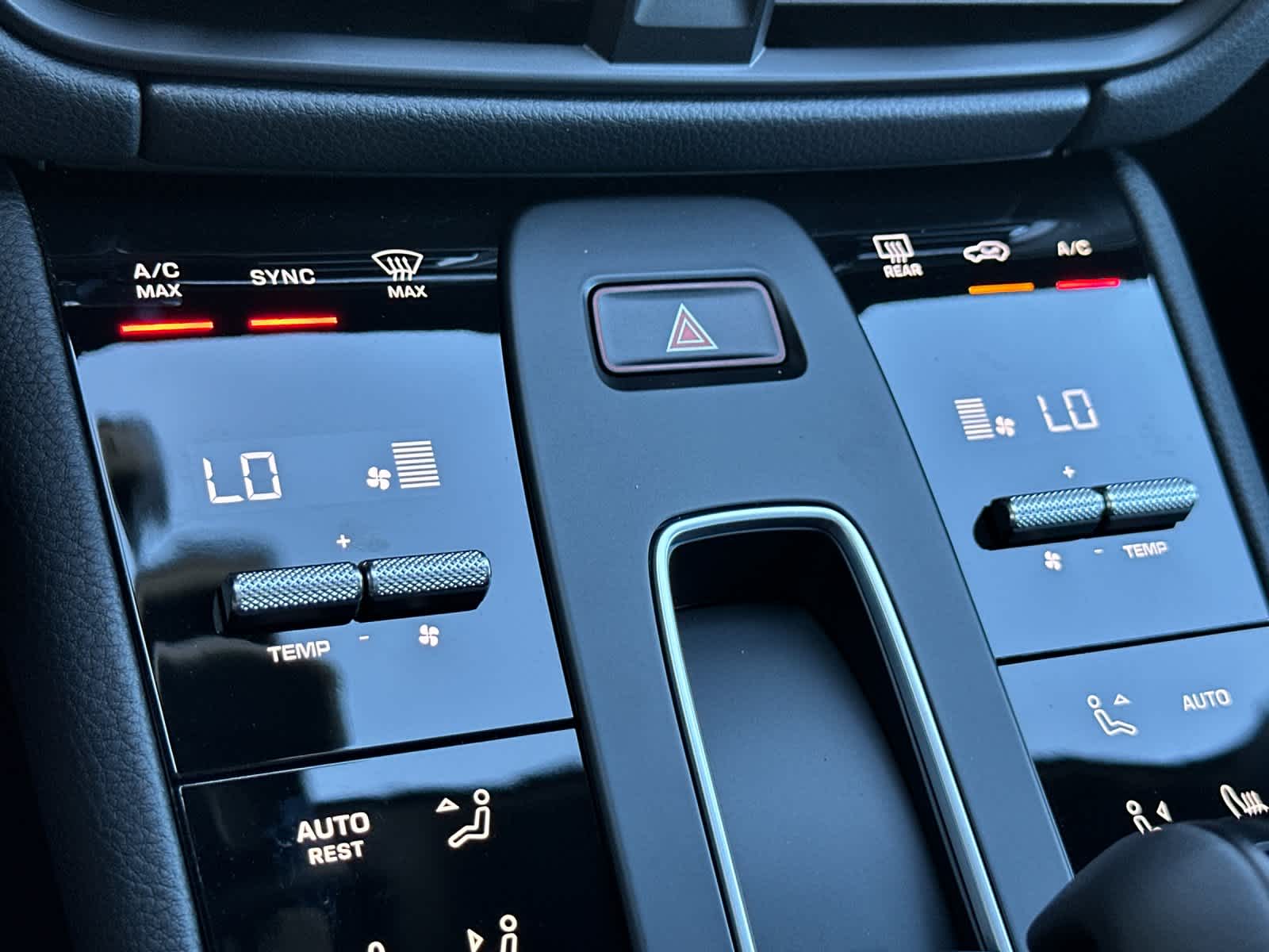 Thumbnail: 2026 Porsche Macan - 24