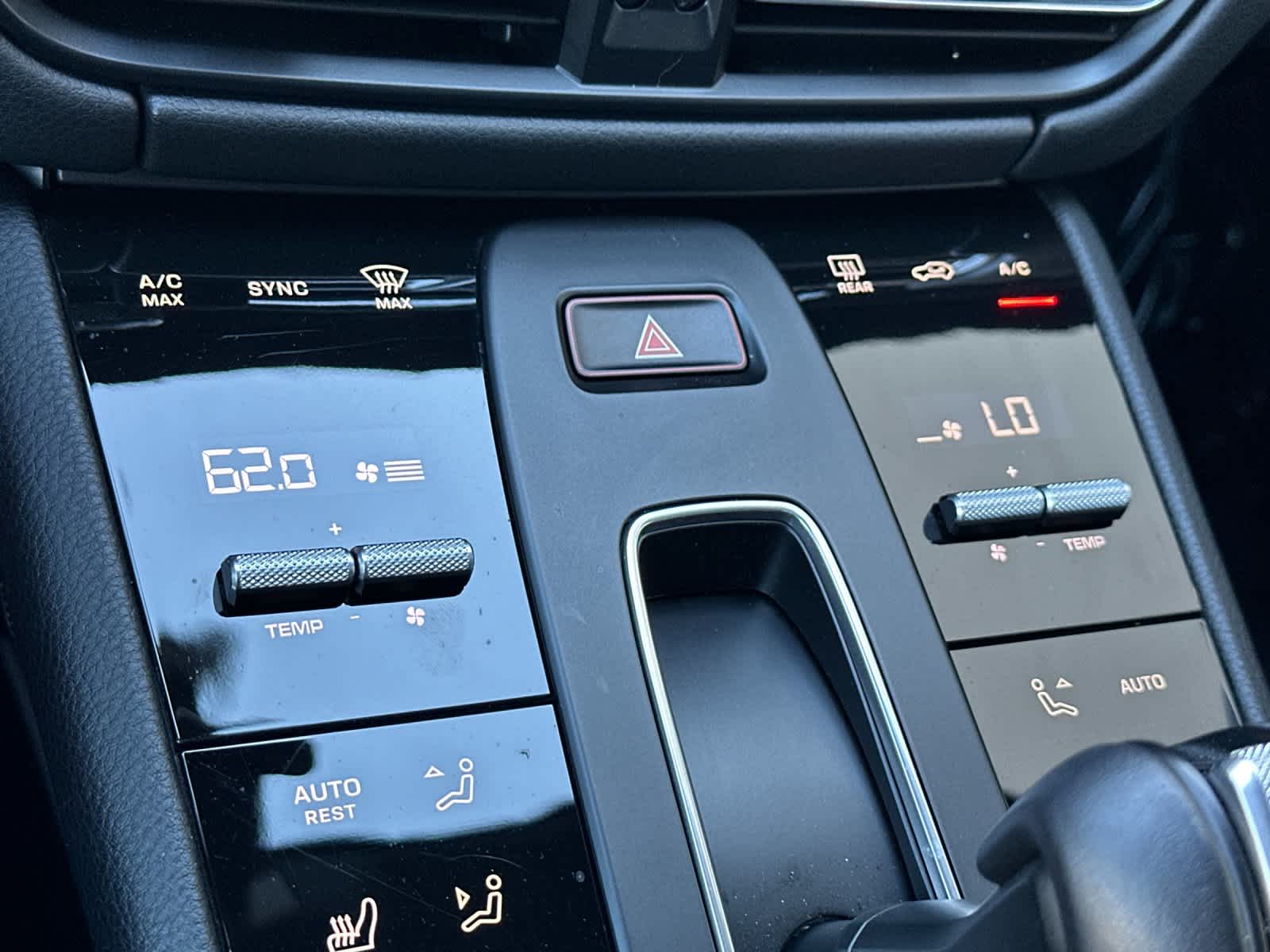 Thumbnail: 2025 Porsche Macan - 23