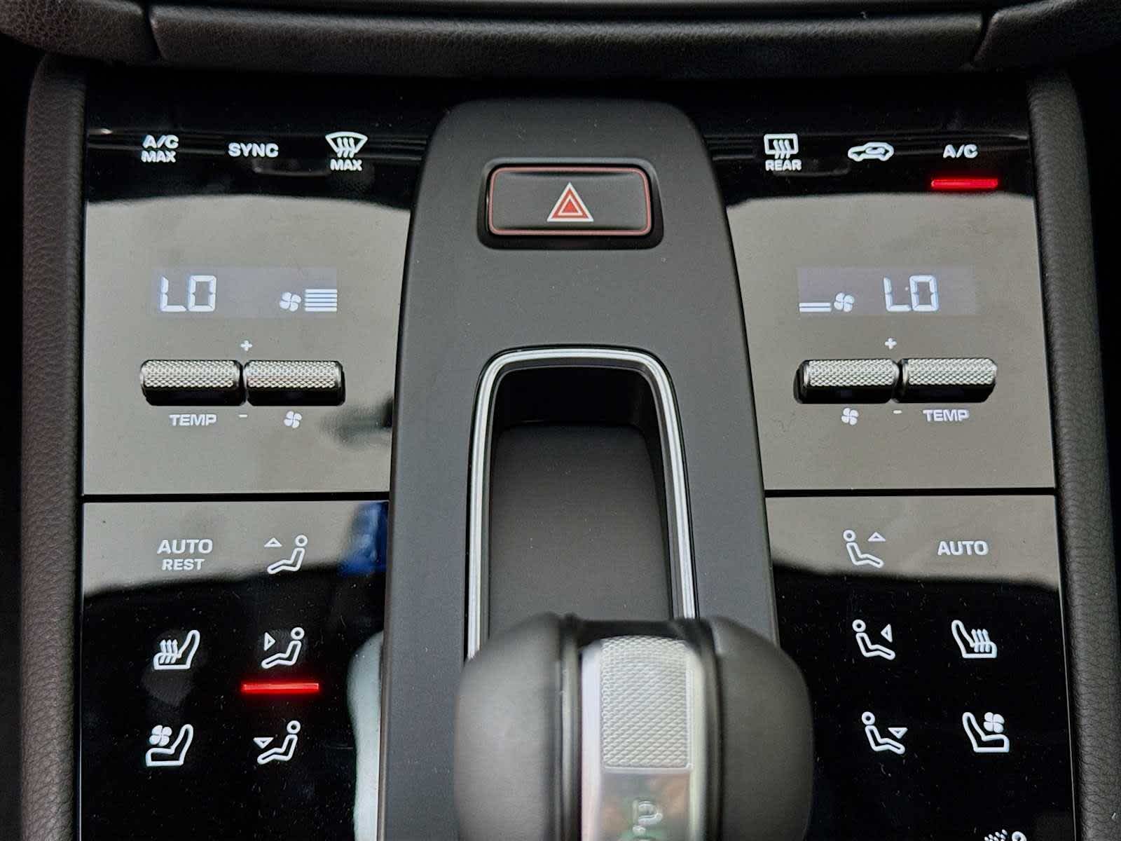 Thumbnail: 2026 Porsche Macan - 13