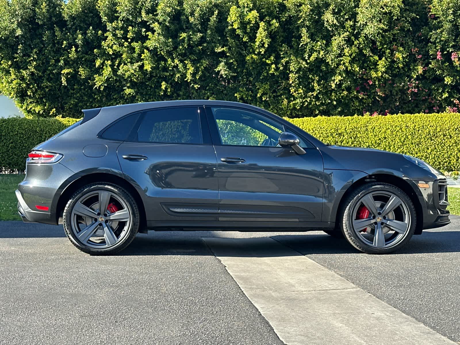 Thumbnail: 2026 Porsche Macan - 9