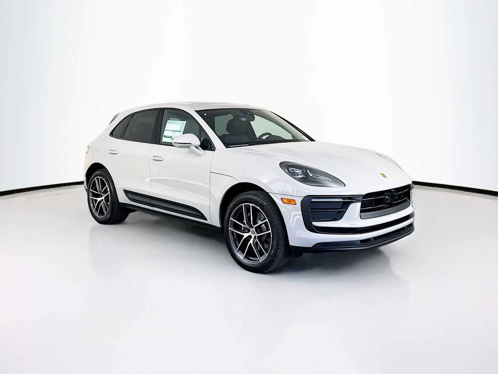 Thumbnail: 2026 Porsche Macan - 7