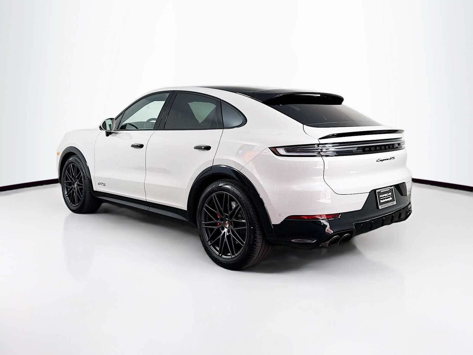 Thumbnail: 2026 Porsche Cayenne - 3