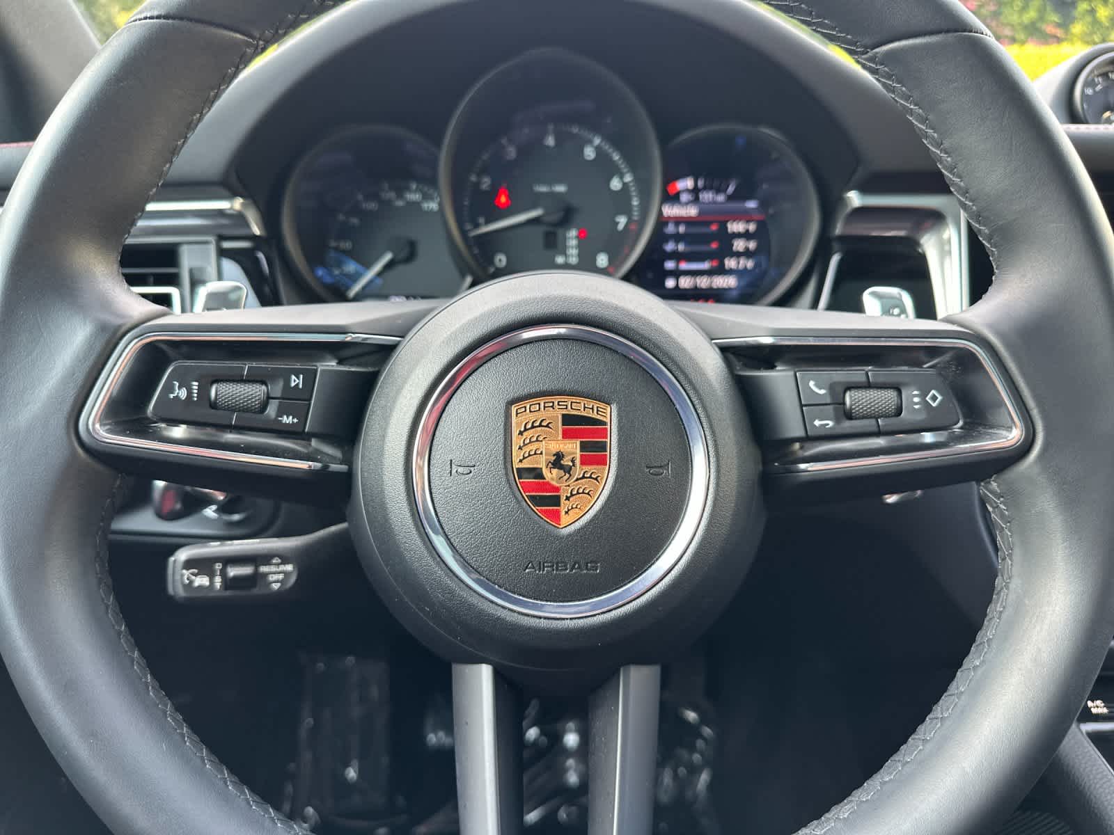 Thumbnail: 2025 Porsche Macan - 26