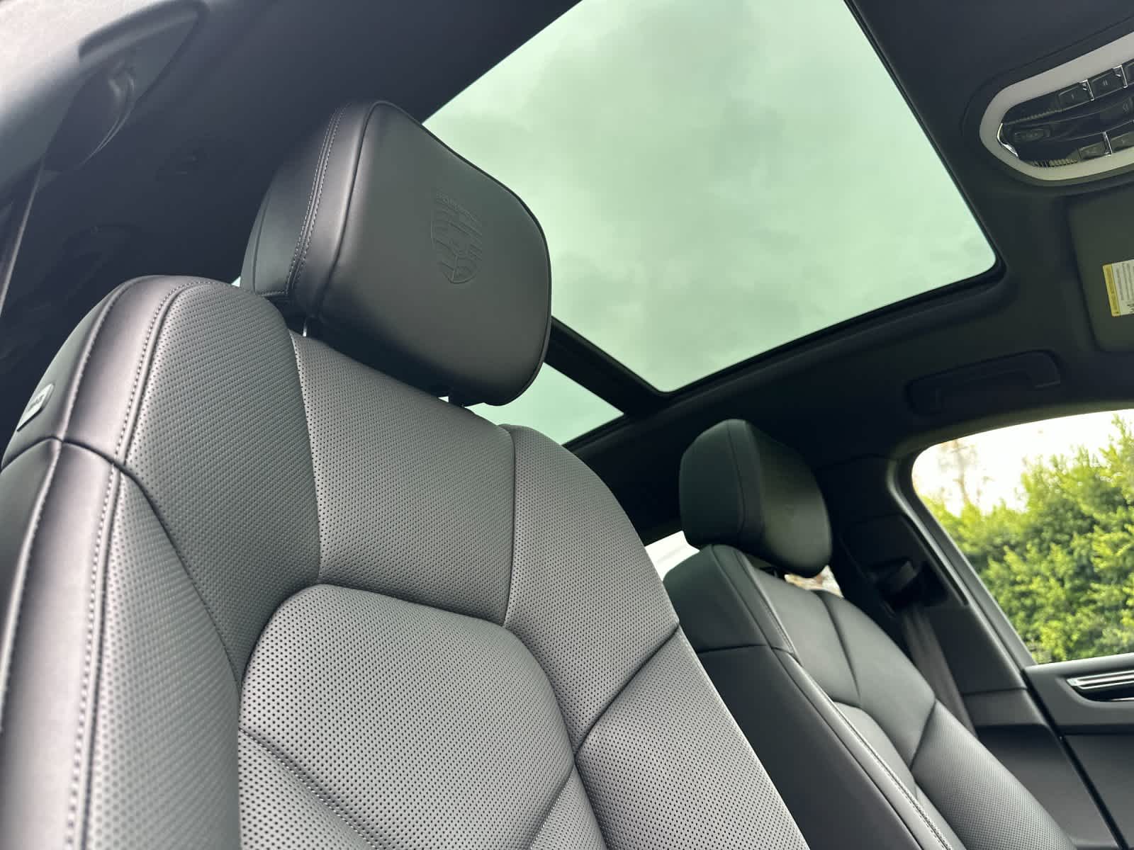 Thumbnail: 2026 Porsche Macan - 18