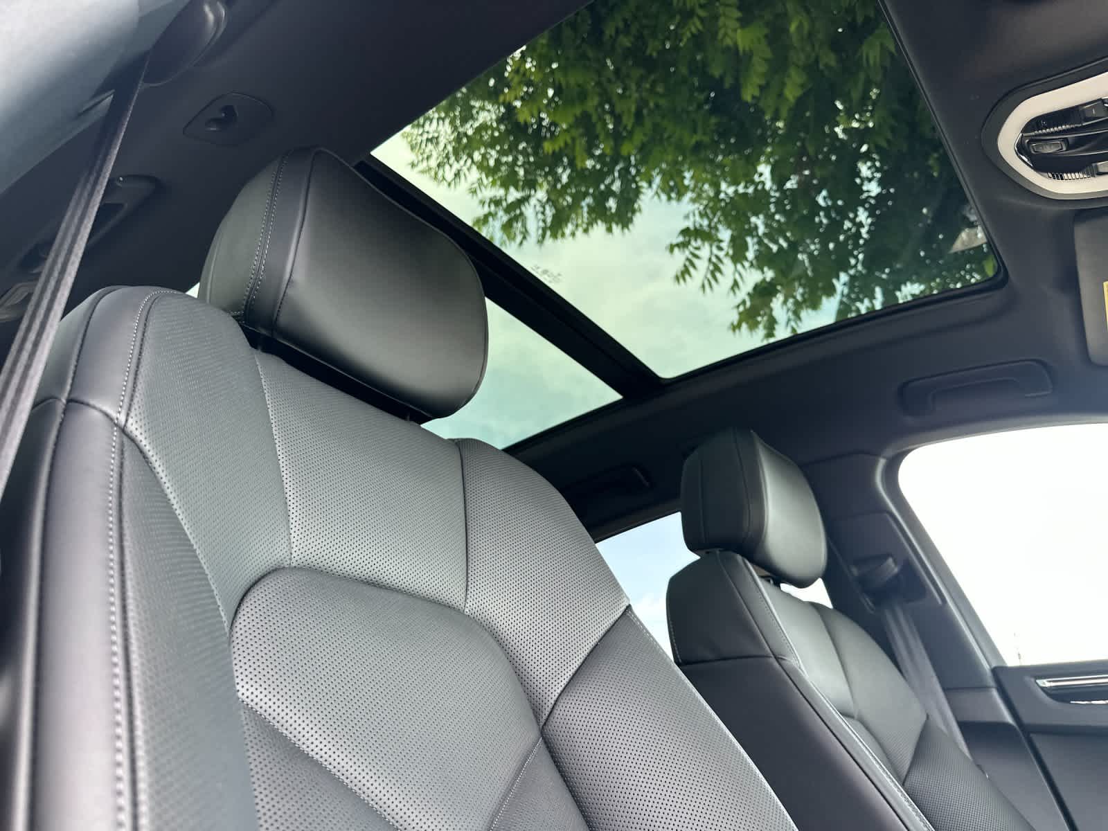 Thumbnail: 2026 Porsche Macan - 18