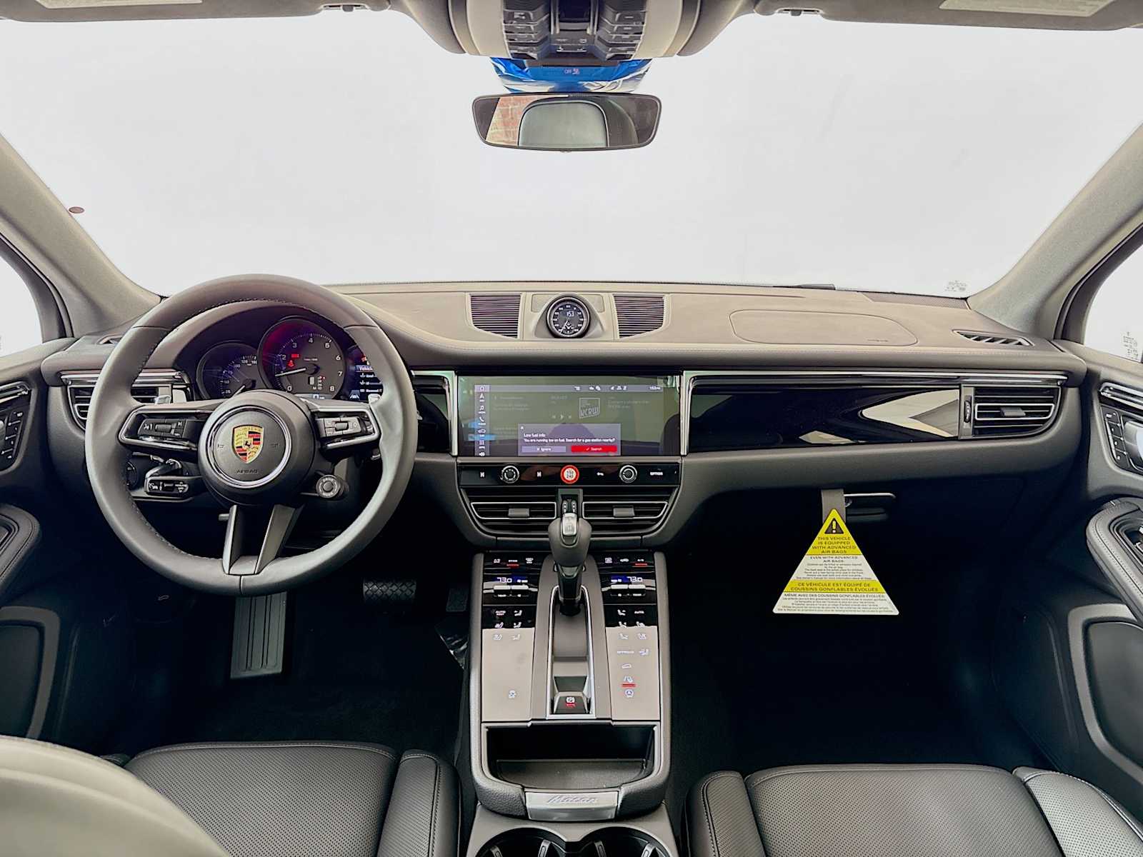 Thumbnail: 2026 Porsche Macan - 27