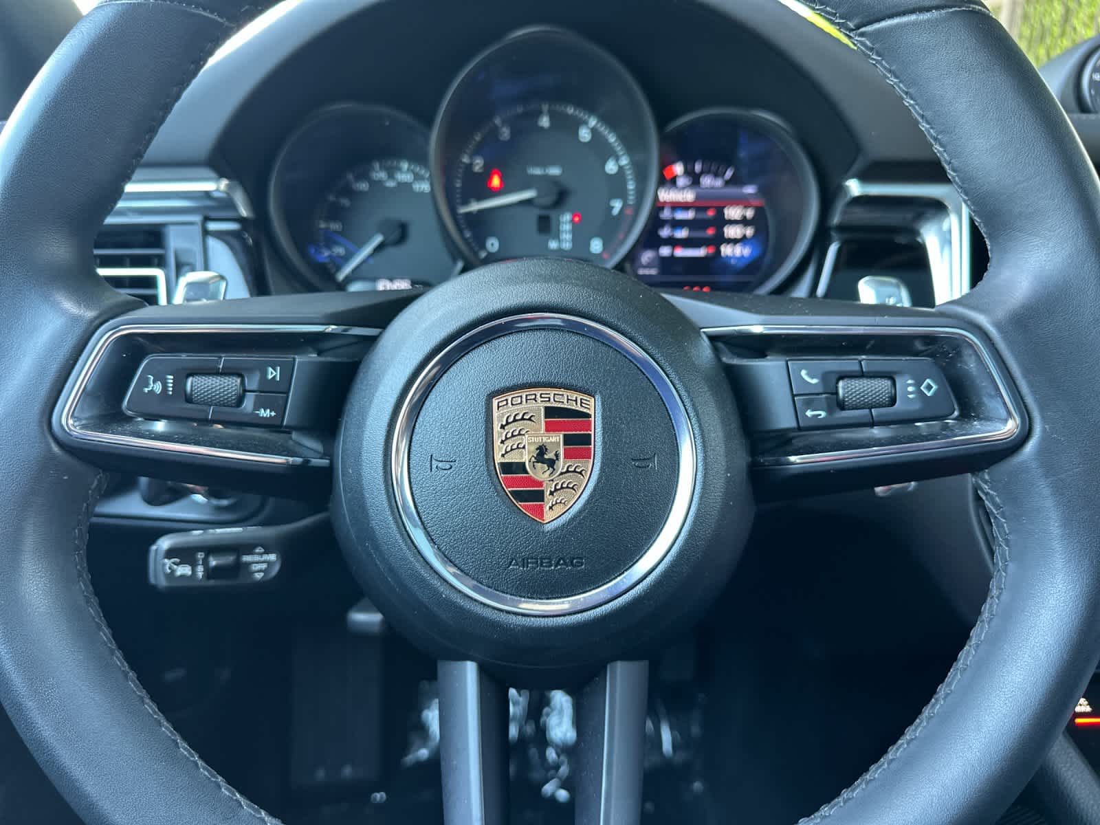 Thumbnail: 2025 Porsche Macan - 26