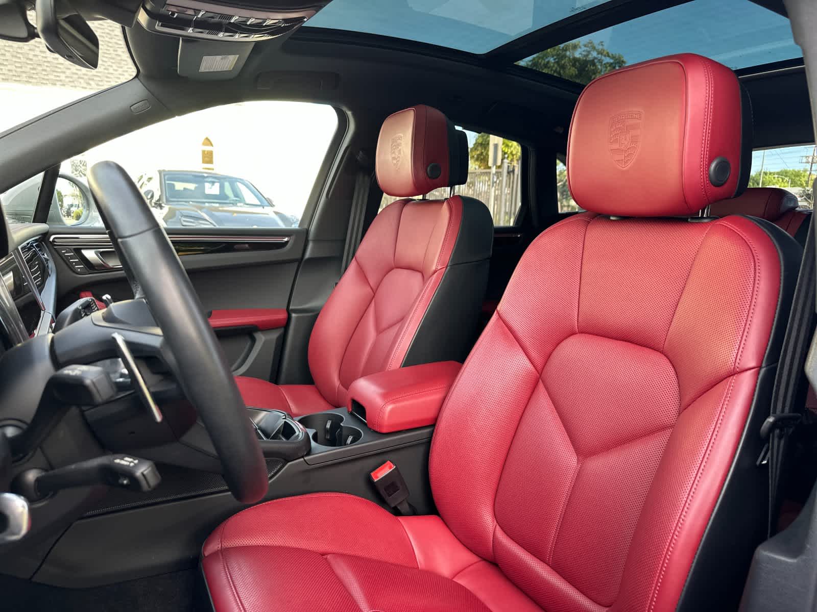 Thumbnail: 2025 Porsche Macan - 5