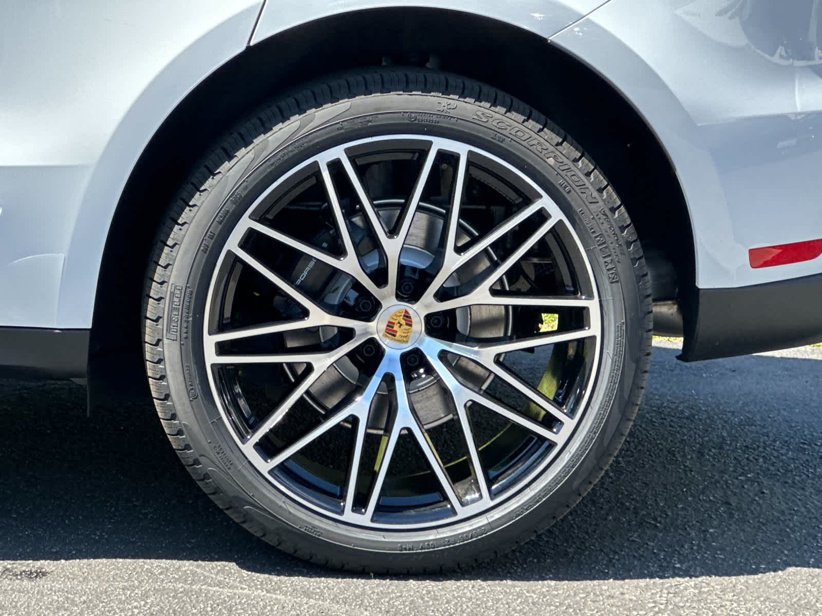 Thumbnail: 2026 Porsche Macan - 31
