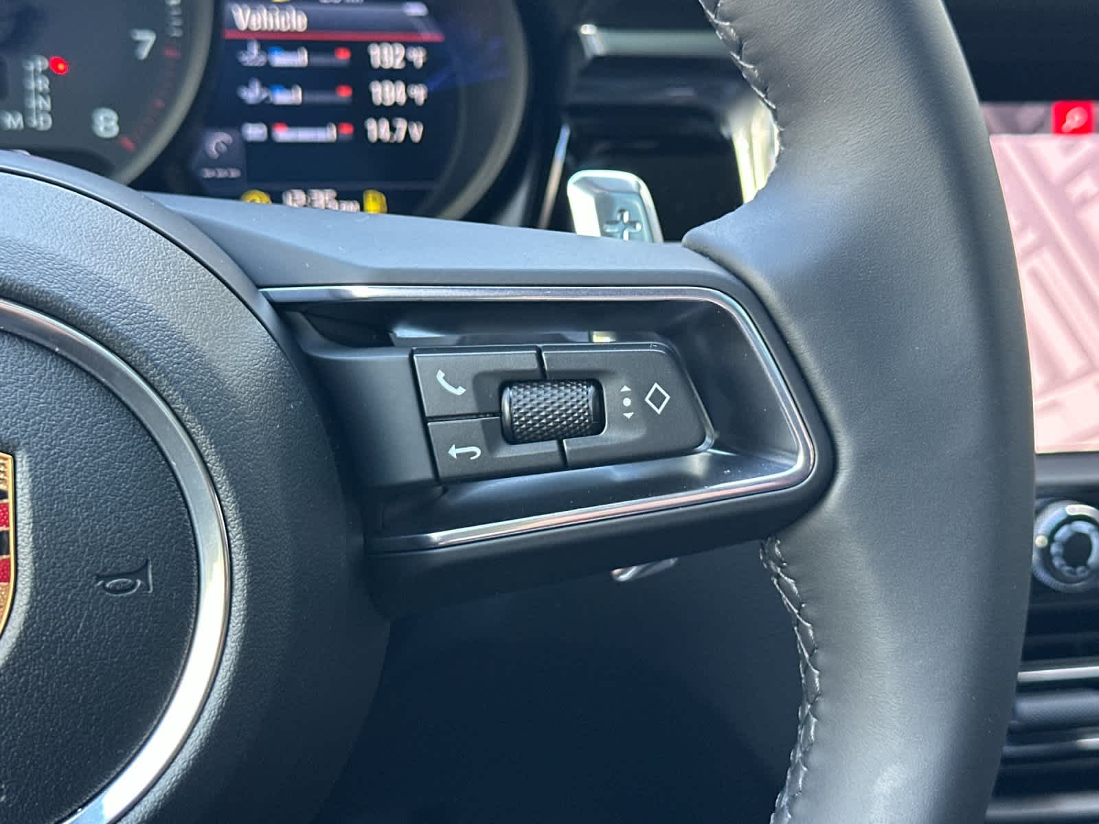 Thumbnail: 2026 Porsche Macan - 28