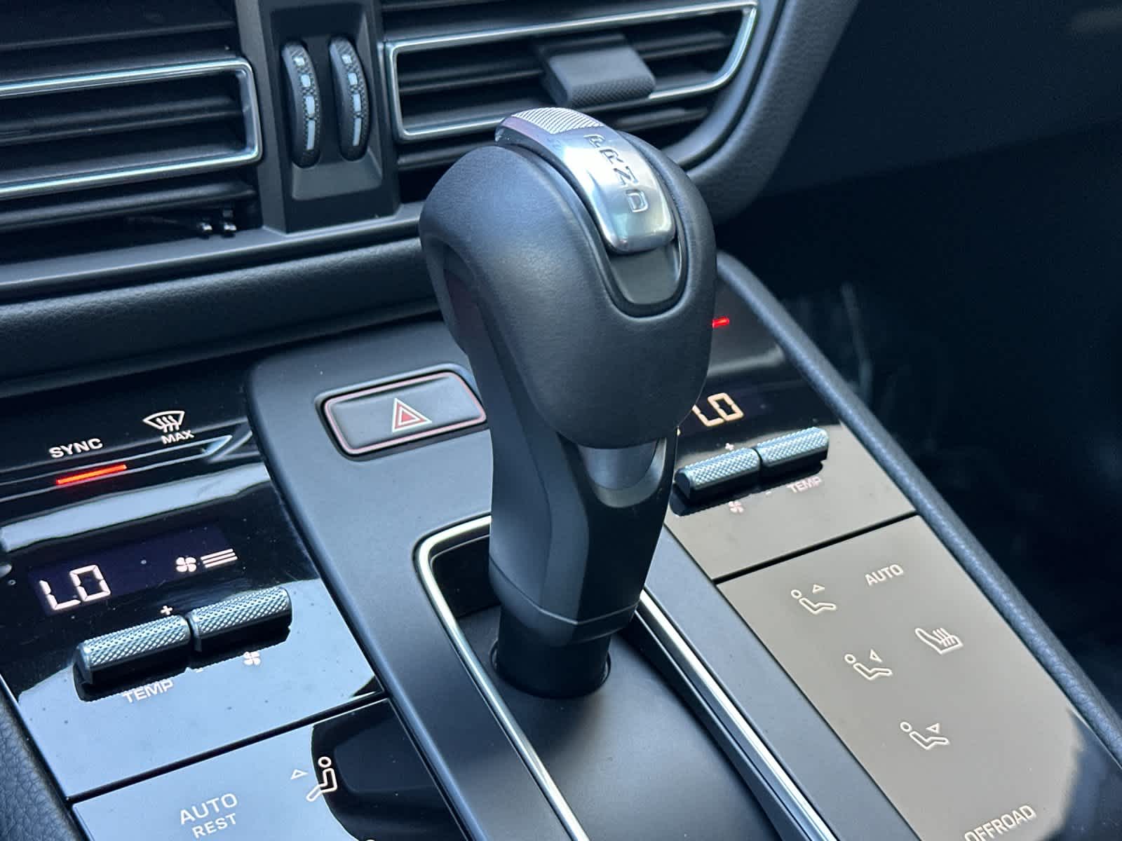 Thumbnail: 2025 Porsche Macan - 24