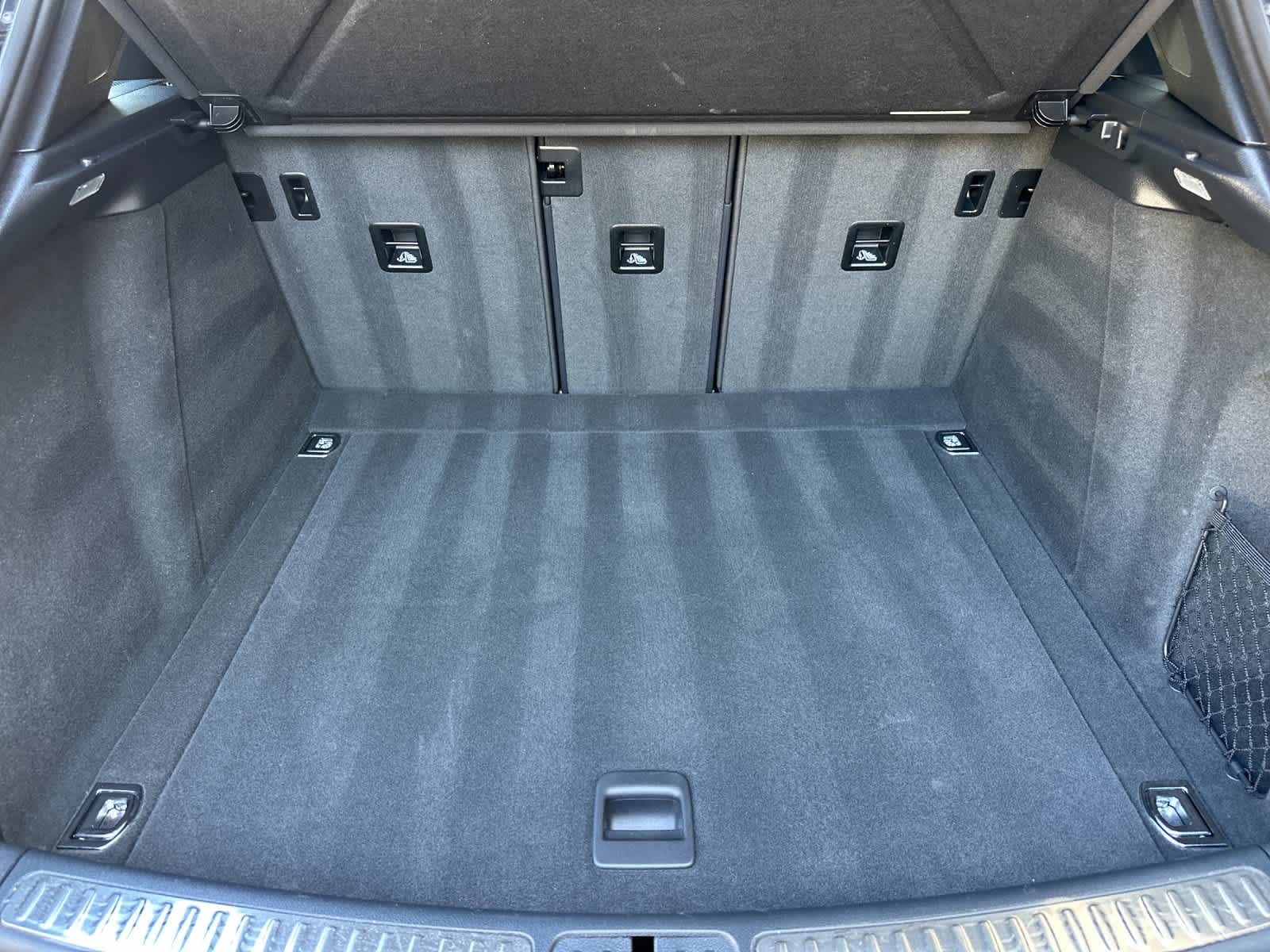 Thumbnail: 2025 Porsche Macan - 16