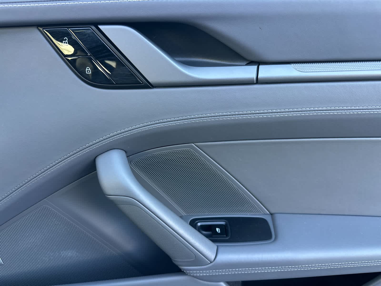 Thumbnail: 2020 Porsche 911 - 15