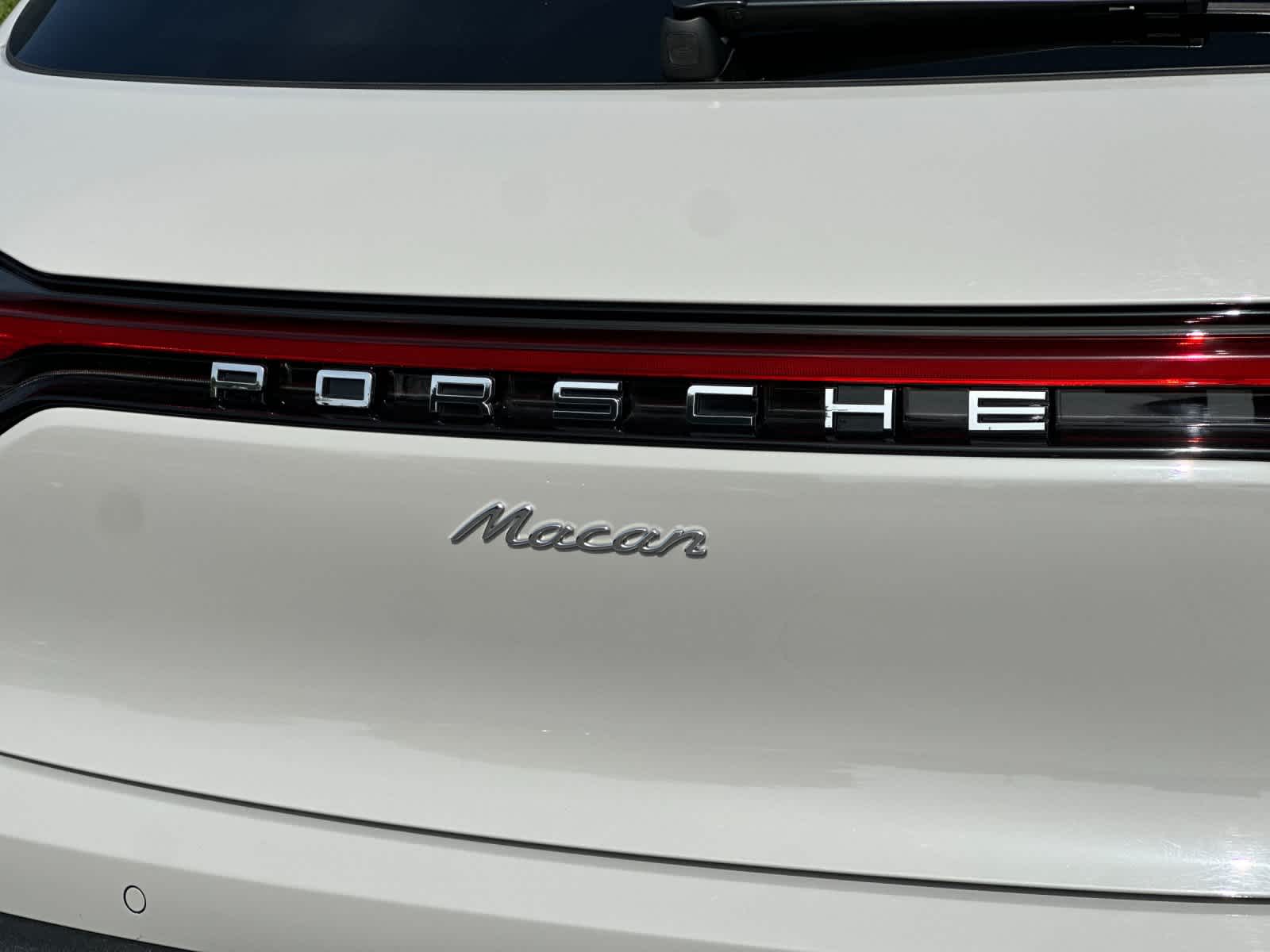Thumbnail: 2023 Porsche Macan - 30