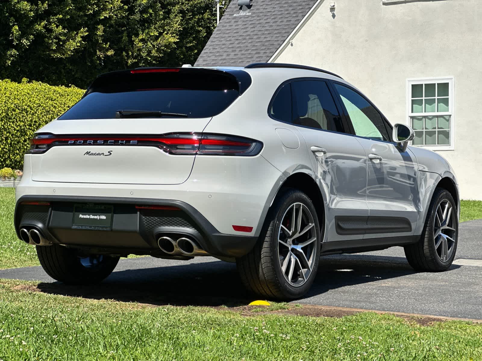 Thumbnail: 2026 Porsche Macan - 8