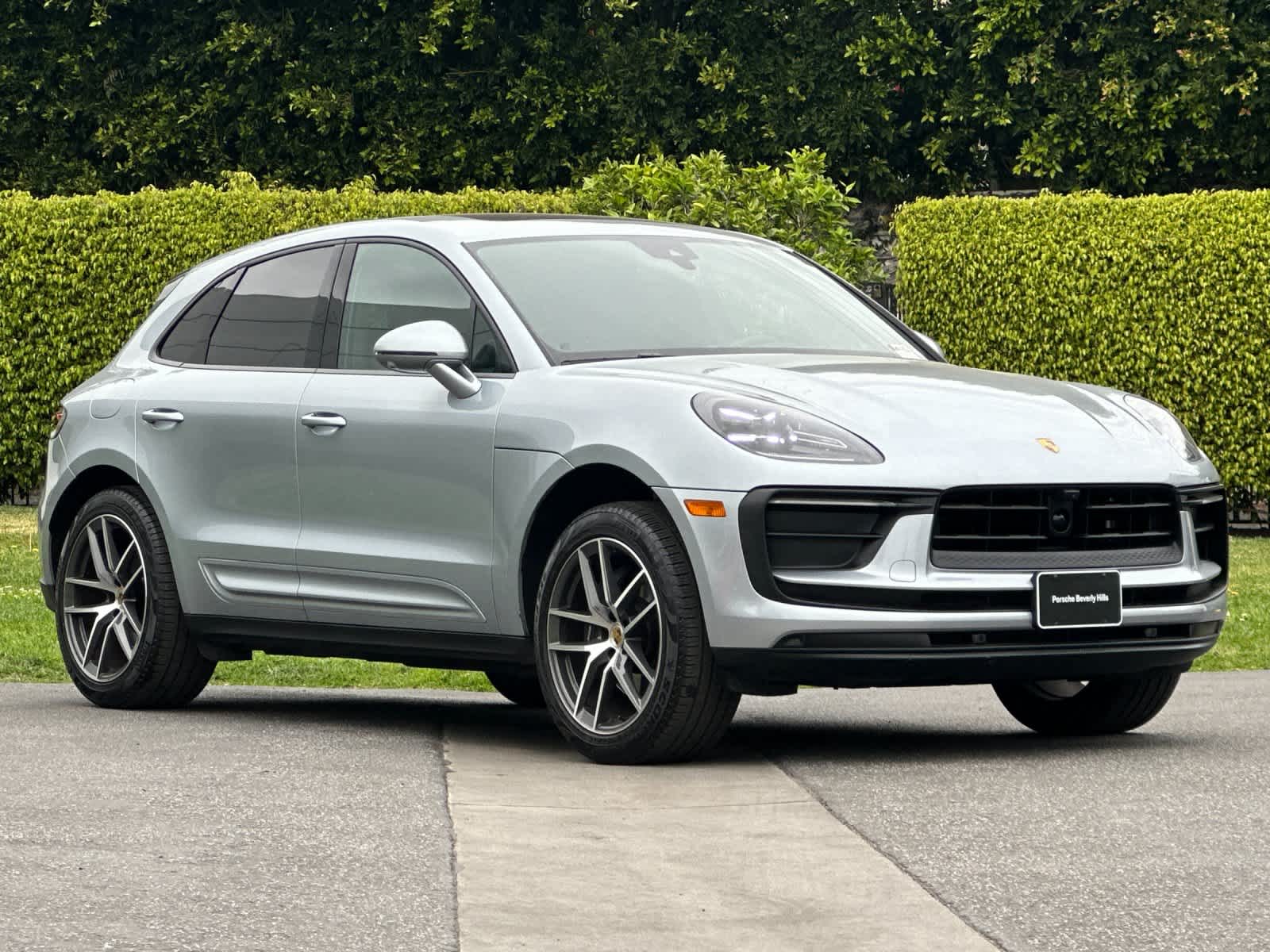 Thumbnail: 2025 Porsche Macan - 10