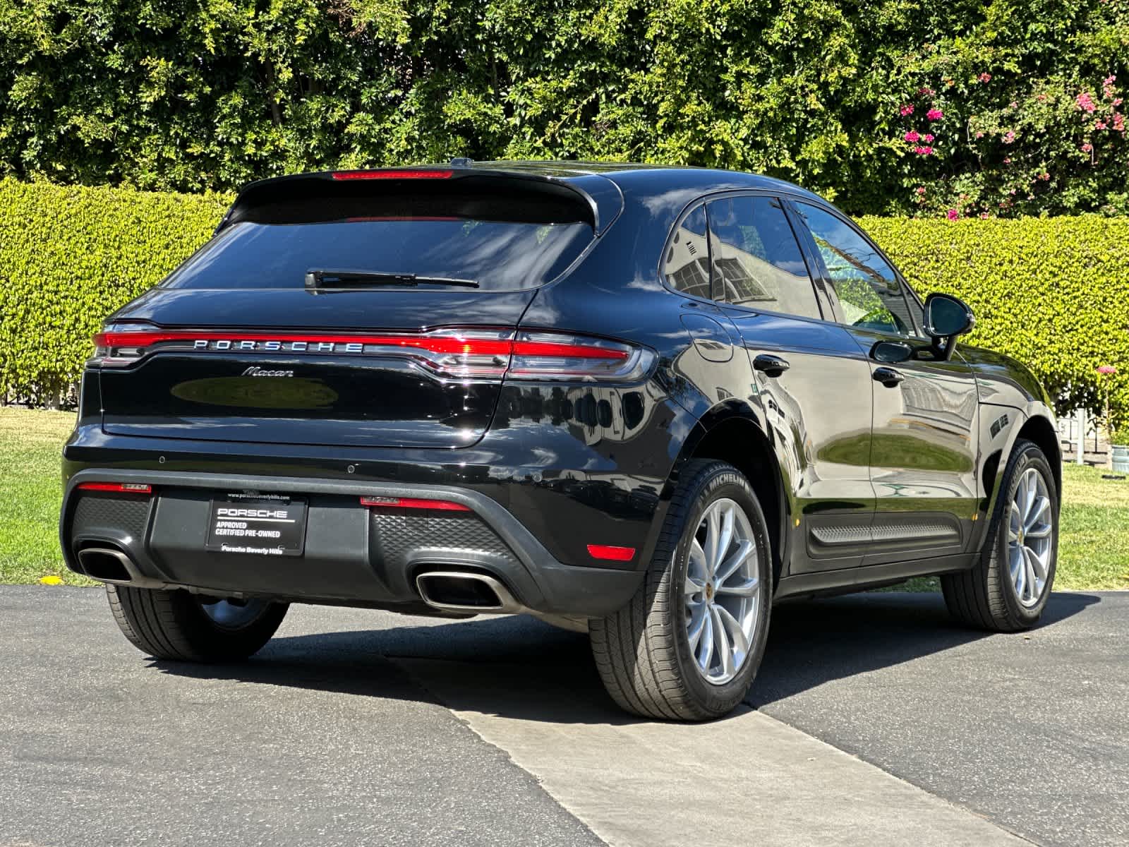 Thumbnail: 2025 Porsche Macan - 8