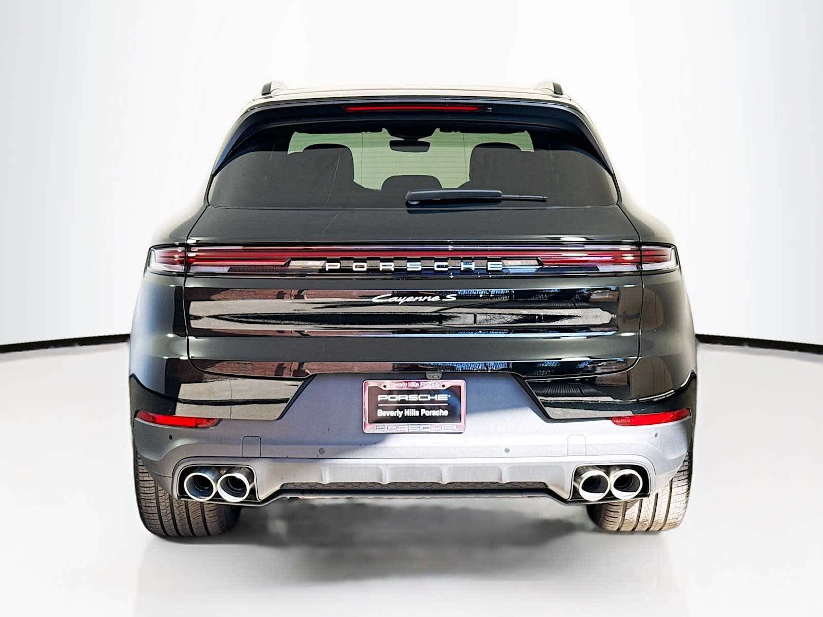 Thumbnail: 2026 Porsche Cayenne - 10