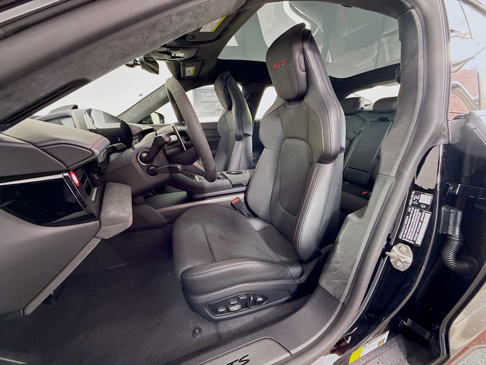 Thumbnail: 2026 Porsche Taycan - 5