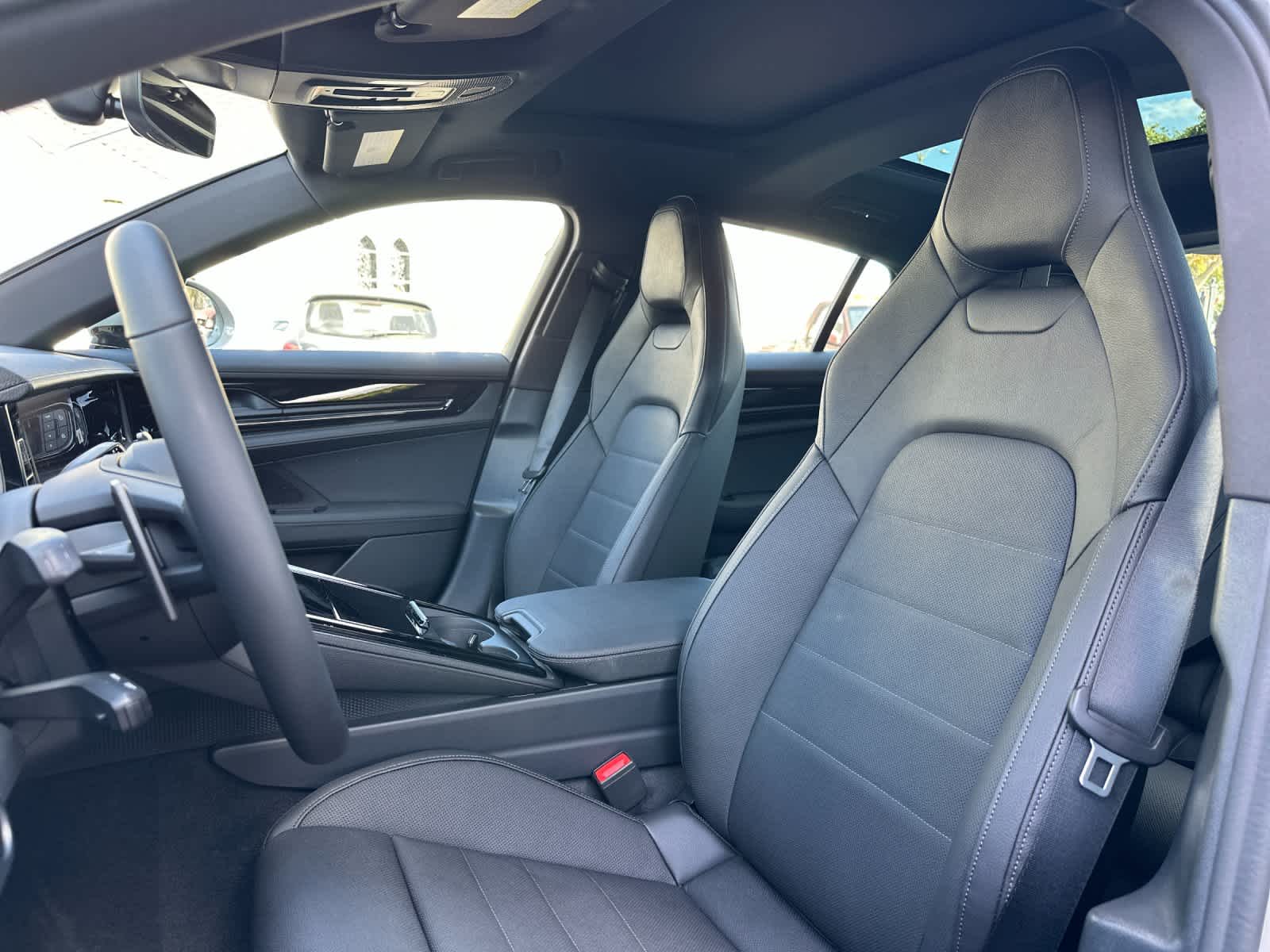 Thumbnail: 2026 Porsche Panamera - 5