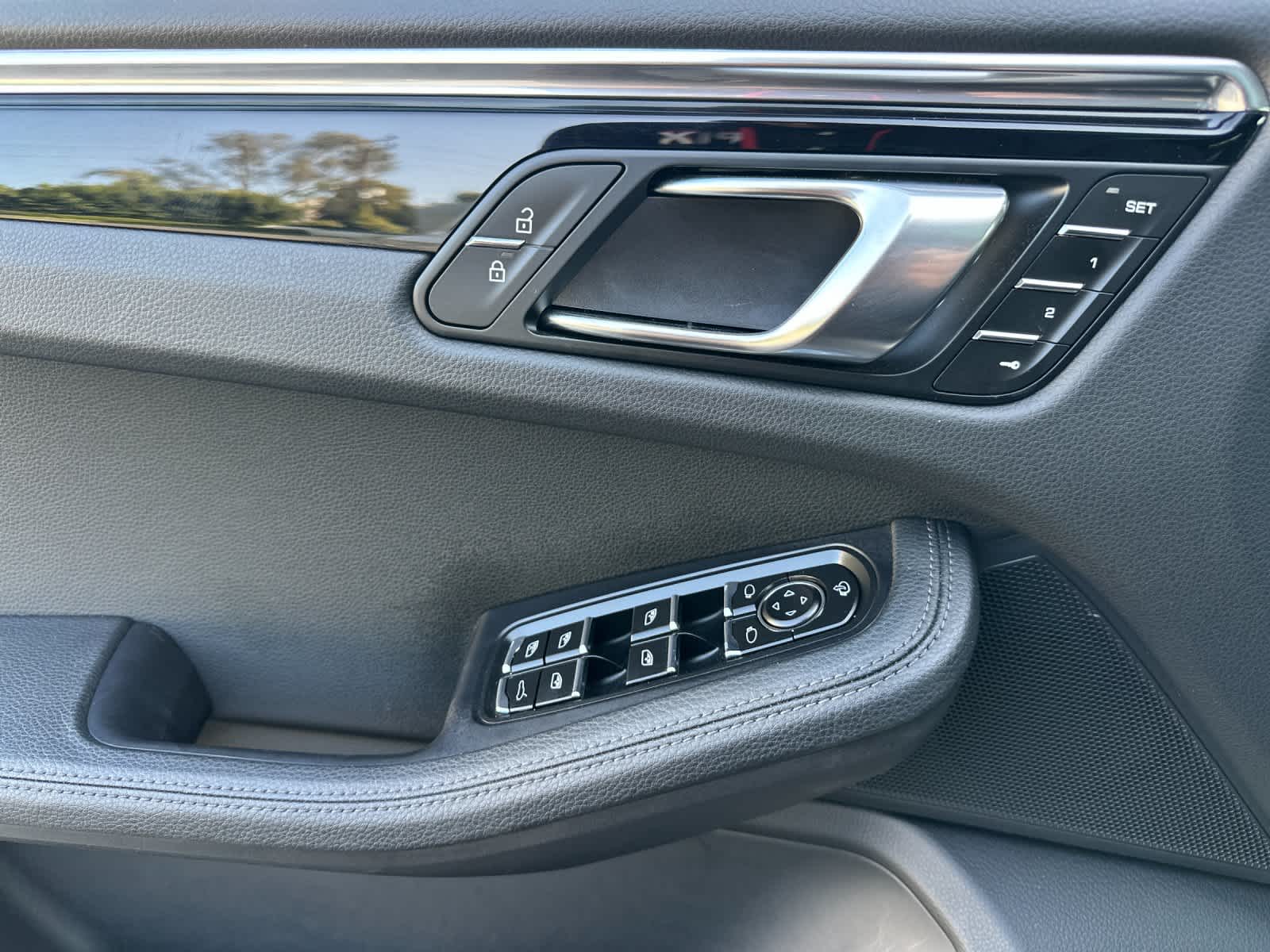 Thumbnail: 2025 Porsche Macan - 12