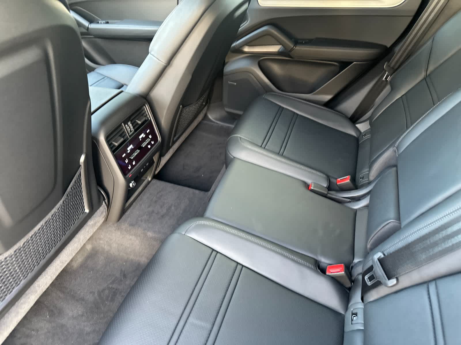 Thumbnail: 2026 Porsche Cayenne - 13