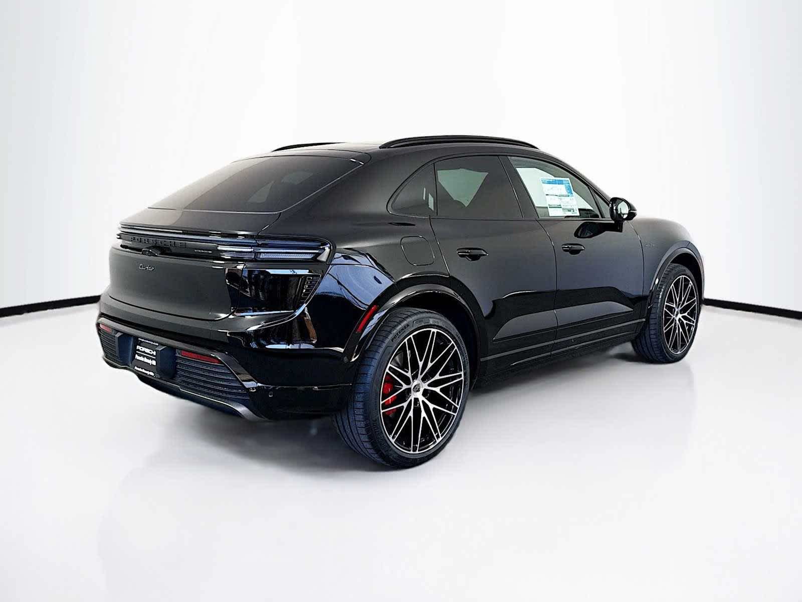 Thumbnail: 2025 Porsche Macan - 9